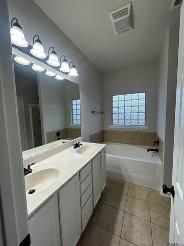 17066 Jamestowne Dr, Prairieville, LA 70769