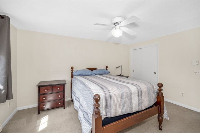 18 Leonard Rd 18, Boxborough, MA 01719