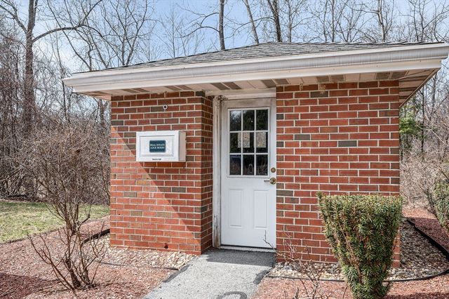 18 Leonard Rd 18, Boxborough, MA 01719