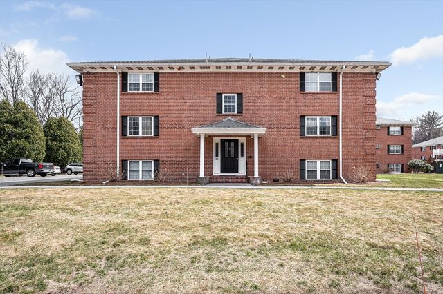 18 Leonard Rd 18, Boxborough, MA 01719