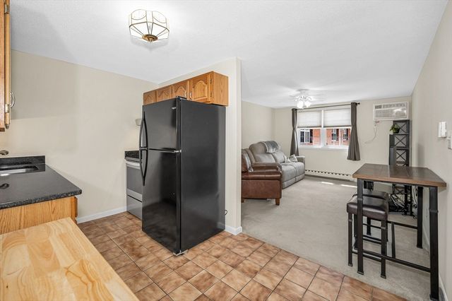 18 Leonard Rd 18, Boxborough, MA 01719