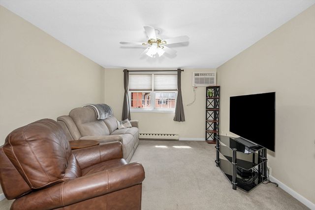 18 Leonard Rd 18, Boxborough, MA 01719