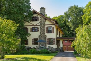 8 Elmer Galloway Road, Katonah, NY 10536