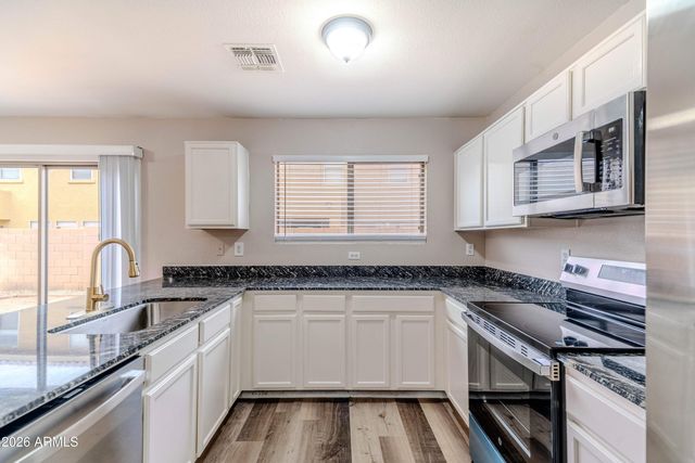 9425 W Wilshire Avenue, Phoenix, AZ 85037