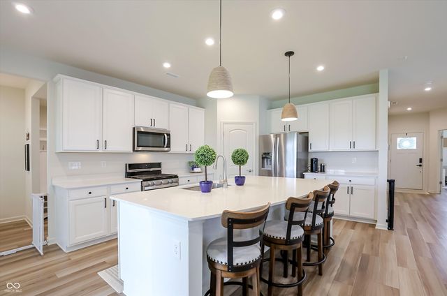 6537 Seabiscuit Road, Whitestown, IN 46075
