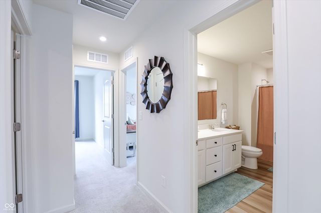 6537 Seabiscuit Road, Whitestown, IN 46075