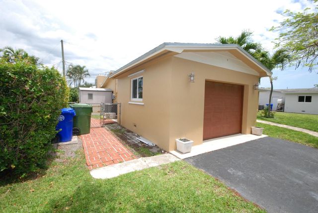 7151 SW 5th Court, Pembroke Pines, FL 33023