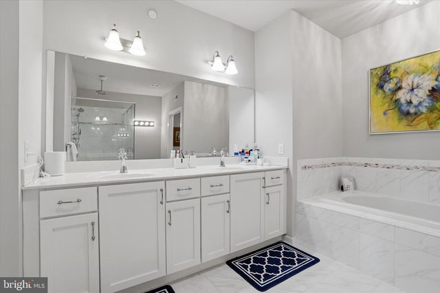 320 WHITEMARSH DR, Flourtown, PA 19031