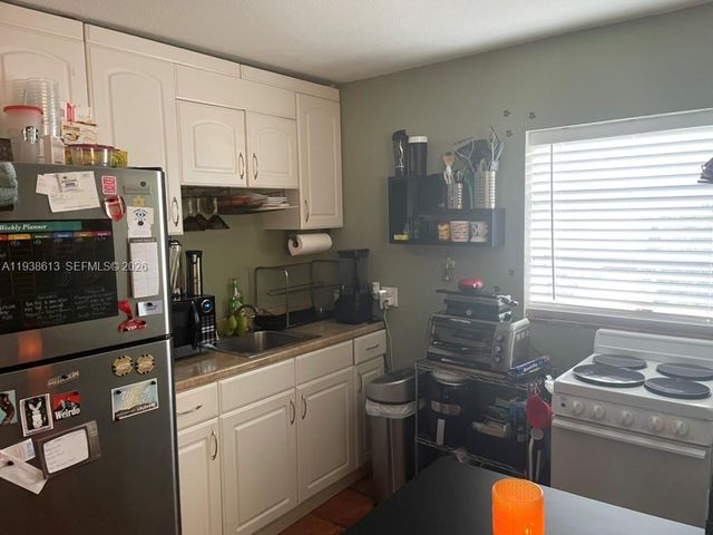 3741 SW 27th Ter, Miami, FL 33134