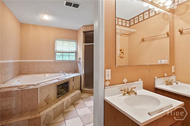 27 S Huntington Court, Richmond Hill, GA 31324