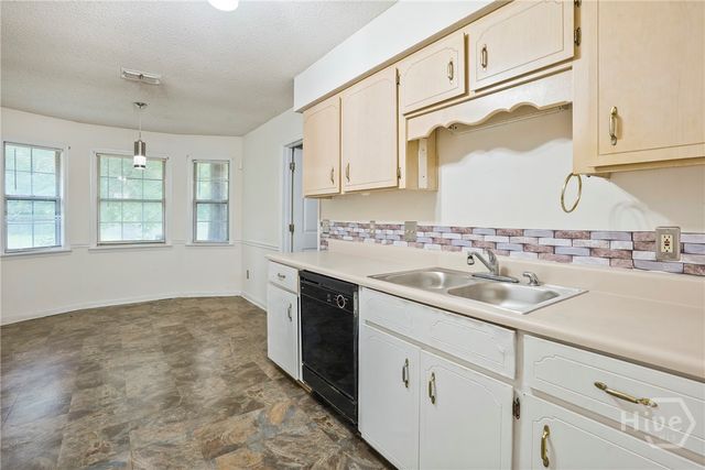 27 S Huntington Court, Richmond Hill, GA 31324