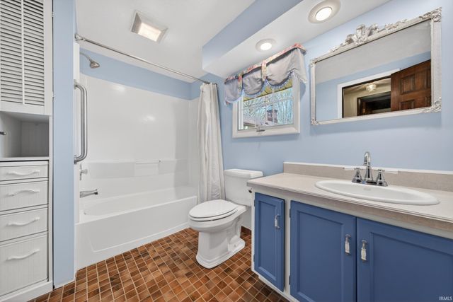 3985 W 200 SOUTH, Russiaville, IN 46979