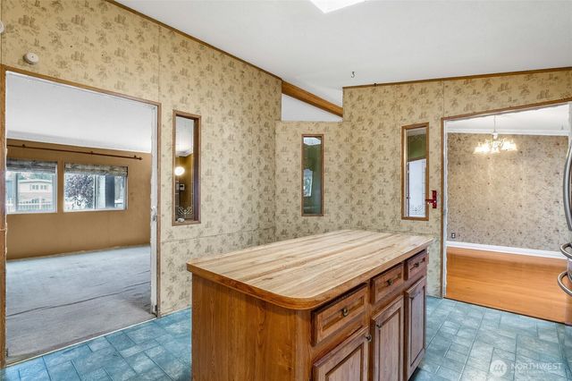 8674 Vince Road NE, Moses Lake, WA 98837