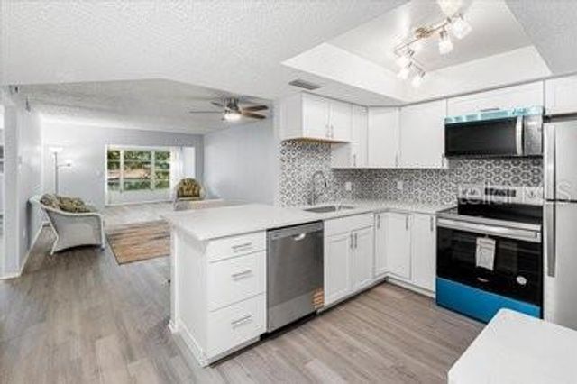 821 PATRICIA AVENUE 202, Dunedin, FL 34698