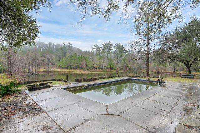 80 Nettie Phillips Road, Coldspring, TX 77331