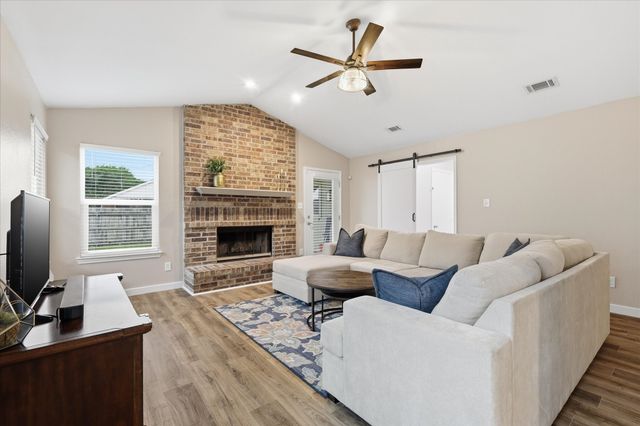 2513 Silver Creek Court, Garland, TX 75040