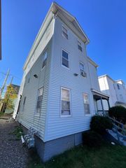 5 Freeland Ter 3, Worcester, MA 01603