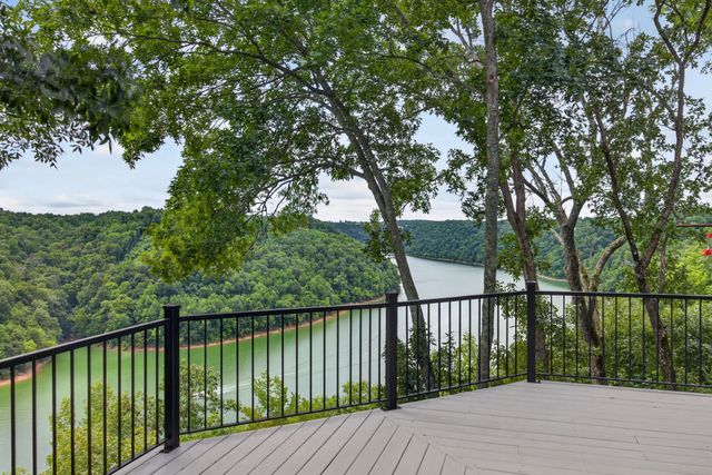 214 Fish Hook Dr, Smithville, TN 37166