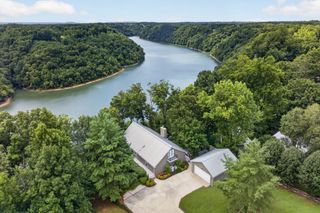214 Fish Hook Dr, Smithville, TN 37166