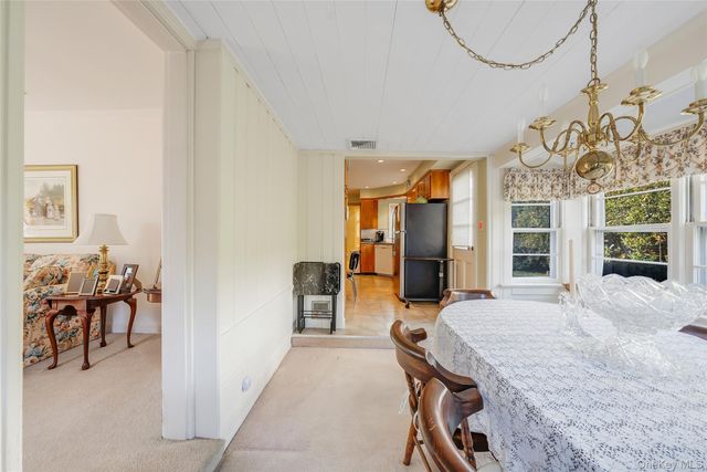 15 Seeley Court, Malverne, NY 11565