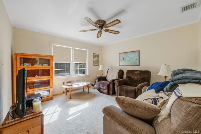 15 Seeley Court, Malverne, NY 11565