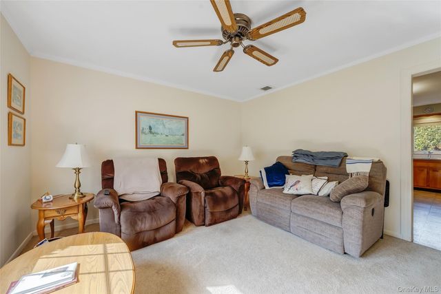 15 Seeley Court, Malverne, NY 11565