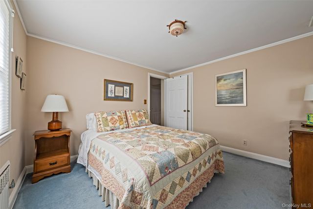 15 Seeley Court, Malverne, NY 11565