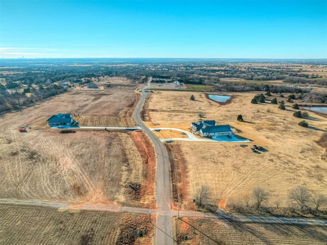 8565 NW 210th Road, Edmond, OK 73025