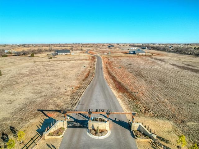 8565 NW 210th Road, Edmond, OK 73025