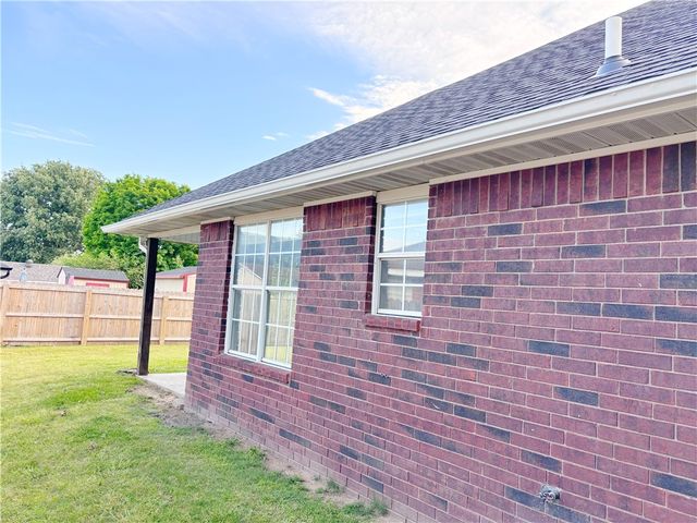 221 Colorado Avenue, Springdale, AR 72764