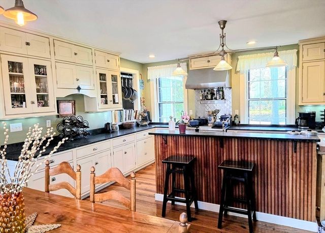 14 South St, Grafton, MA 01519