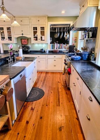 14 South St, Grafton, MA 01519