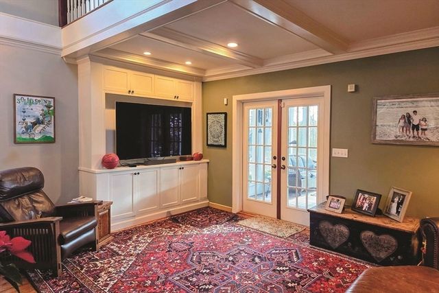 14 South St, Grafton, MA 01519