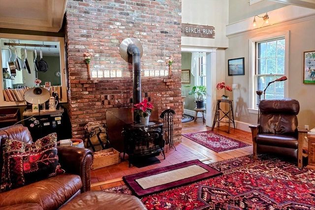 14 South St, Grafton, MA 01519