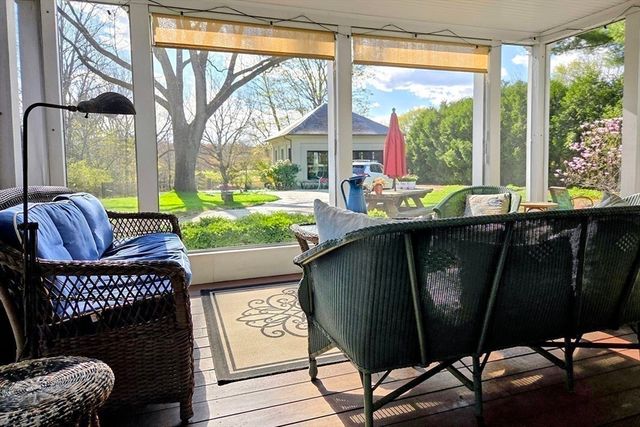 14 South St, Grafton, MA 01519
