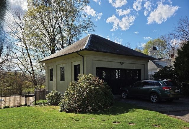 14 South St, Grafton, MA 01519
