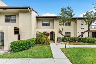 8566 Casa Del Lago 47 F, Boca Raton, FL 33433
