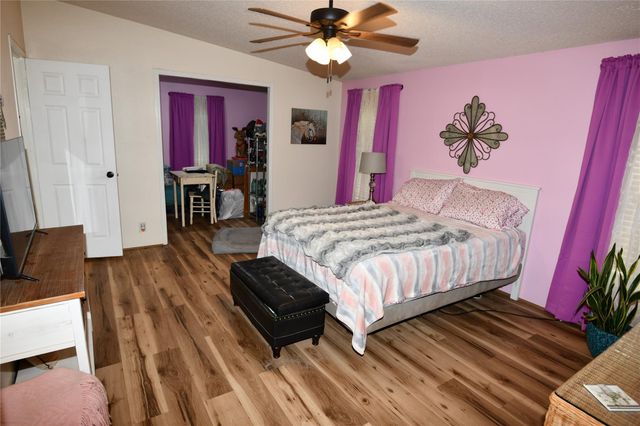 101 Pinewood Drive, Shepherd, TX 77371