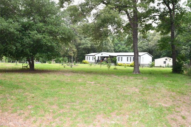 101 Pinewood Drive, Shepherd, TX 77371