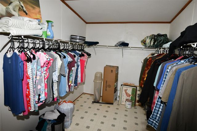 101 Pinewood Drive, Shepherd, TX 77371