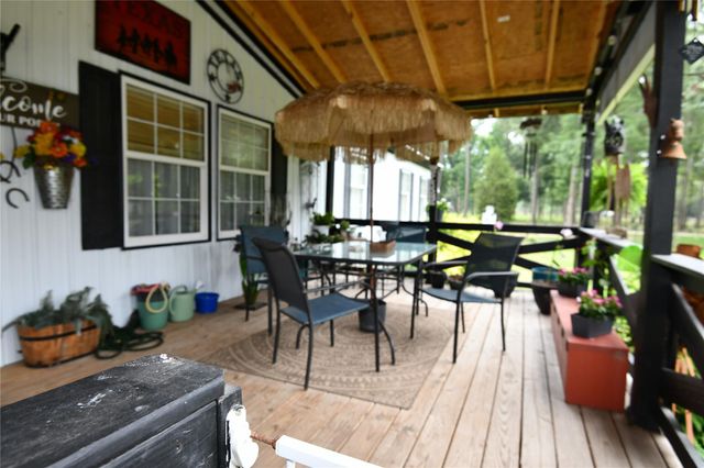 101 Pinewood Drive, Shepherd, TX 77371