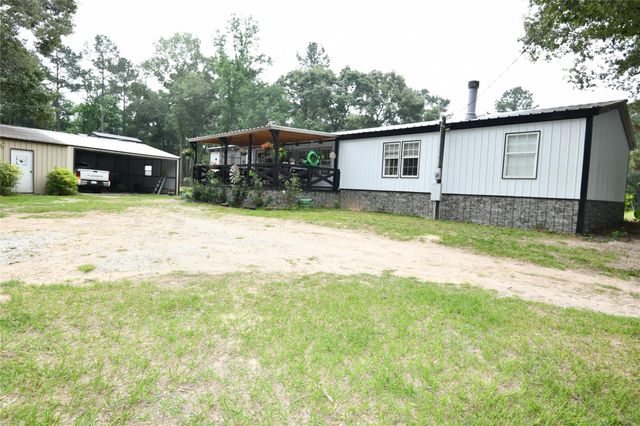101 Pinewood Drive, Shepherd, TX 77371