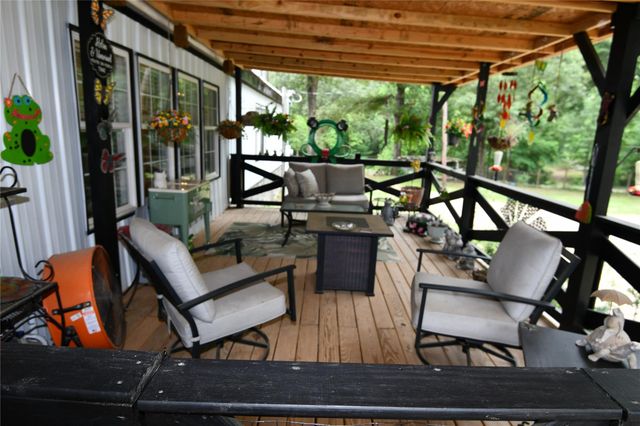 101 Pinewood Drive, Shepherd, TX 77371