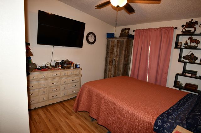 101 Pinewood Drive, Shepherd, TX 77371