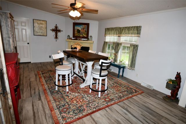 101 Pinewood Drive, Shepherd, TX 77371