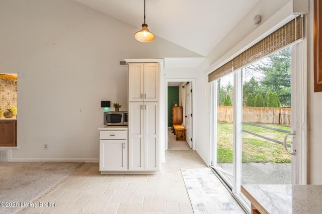 4015 Handley Ave, Louisville, KY 40218