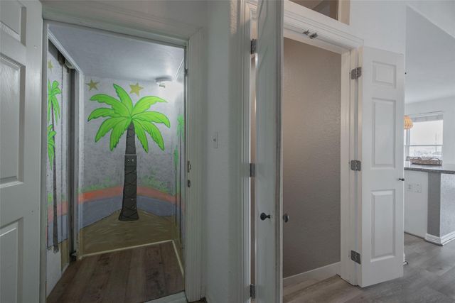 318 Sunset Circle, Tiki Island, TX 77554