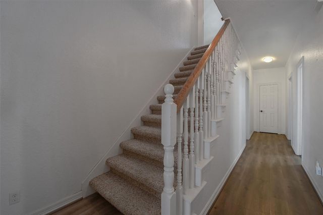 318 Sunset Circle, Tiki Island, TX 77554