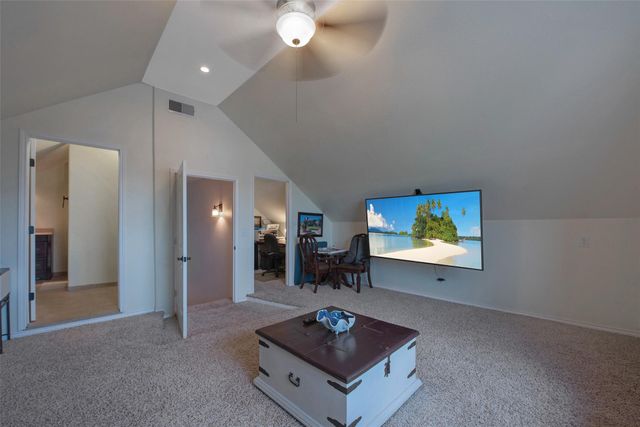 318 Sunset Circle, Tiki Island, TX 77554