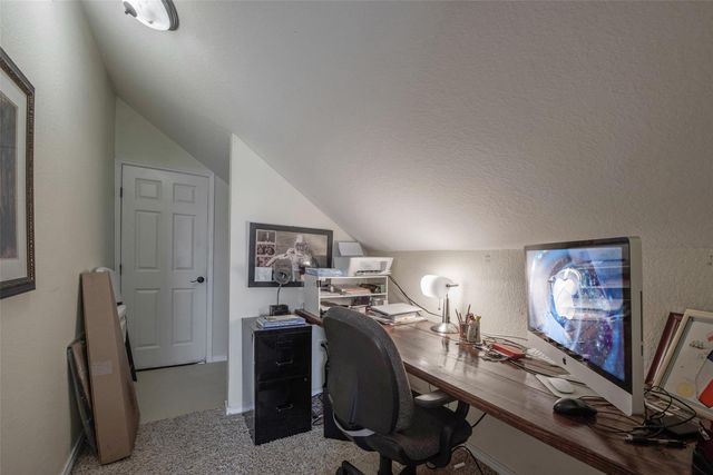 318 Sunset Circle, Tiki Island, TX 77554